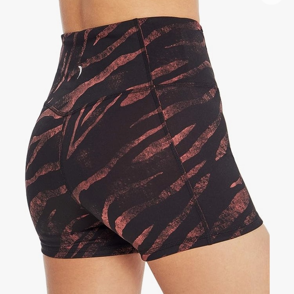 NEW Jessica Simpson Women’s Tummy Control Biker Shorts Leopard Animal Print